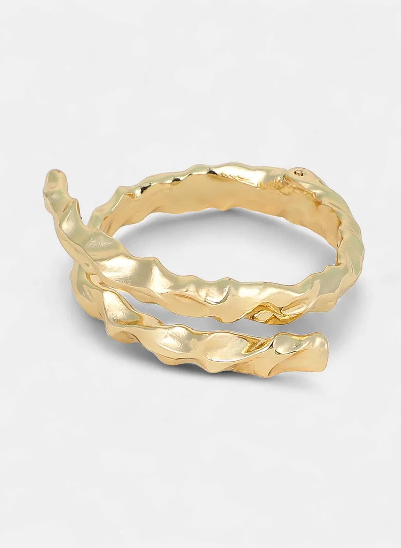 SOHI  Women The Crumple-Wrap Cuff Bracelet | California  Colour | One-Size | Metallic Alloy Material | Adjustable Closure | Bracelet For Casual & Evening Wear for Women | Best Price UAE