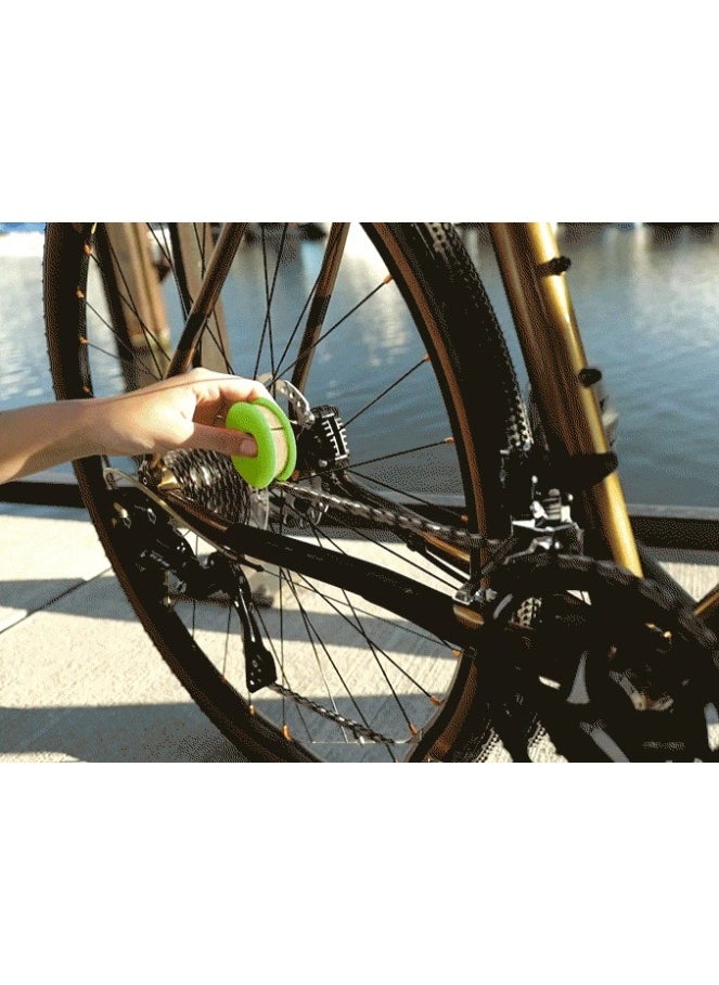 Generic 1 Piece Portable Bicycle Chain Oiler Tool - Easy Maintenance with Rust-Proof Lubricant, Green PP Material, Suitable for All-Weather Use, Bicycle Maintenance Essentials | Green Plastic Oiler | Durable Plastic Oiler  - Image 3