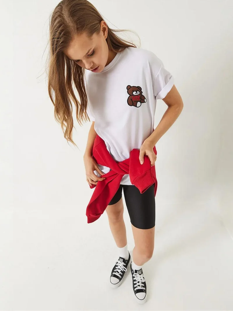 Bianco Lucci LUCCI Oversized Embroidered Crew Neck T-Shirt