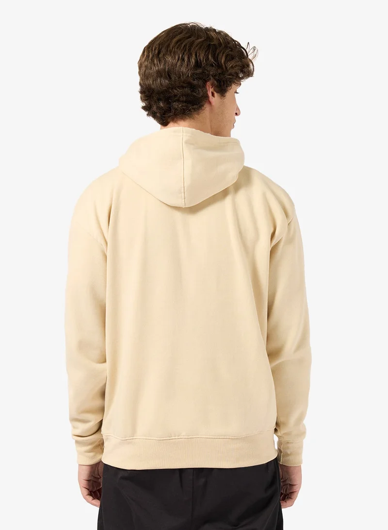 سفنتي فايف بيسيكس هودي بقصة عادية