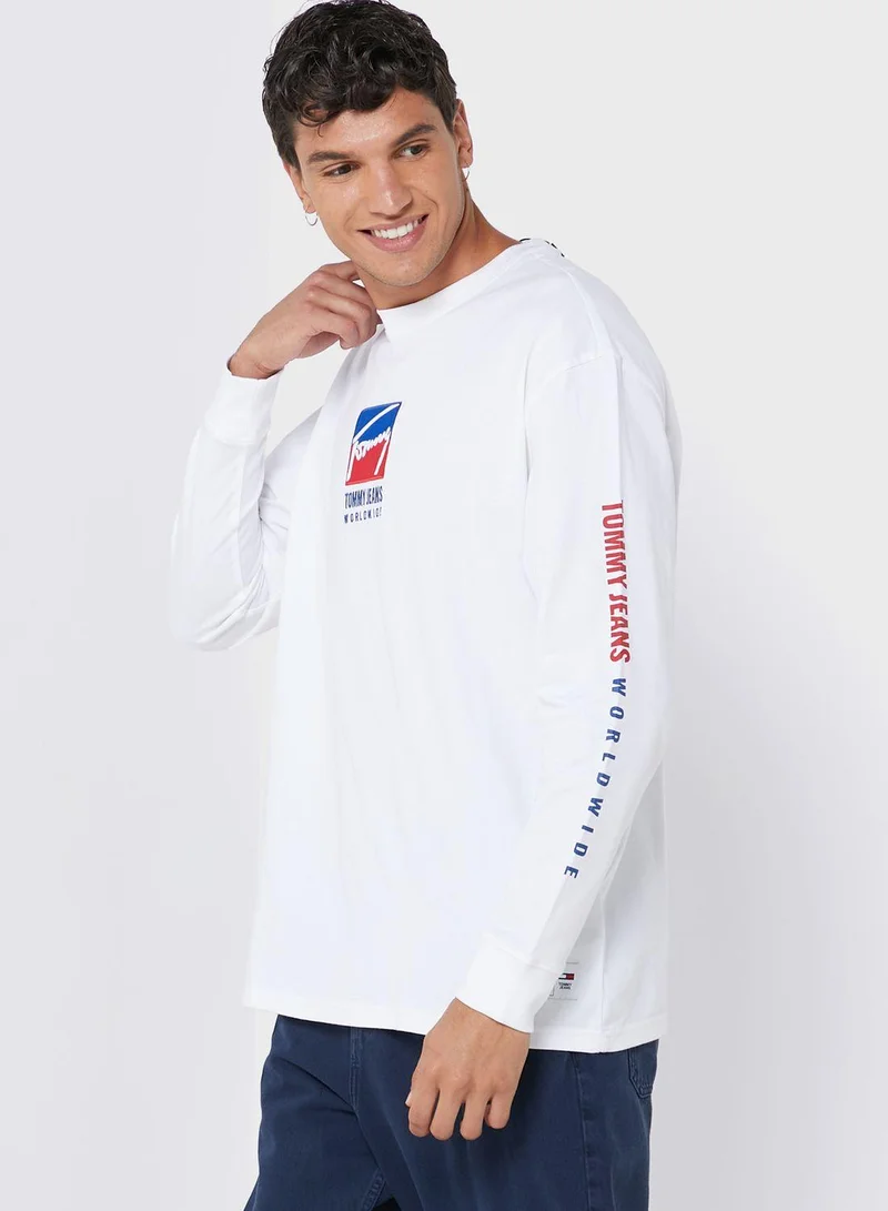 TOMMY JEANS Logo Crew Neck T-Shirt