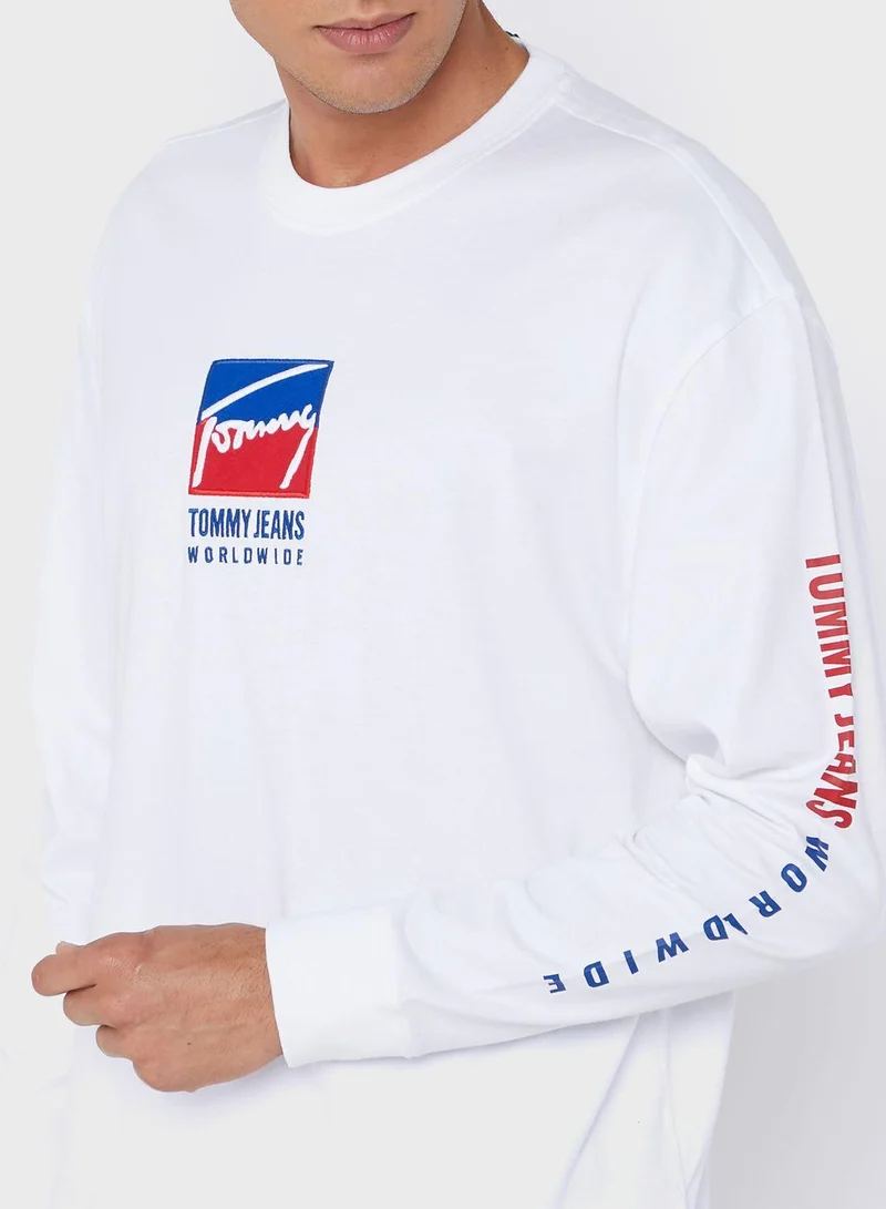 TOMMY JEANS Logo Crew Neck T-Shirt