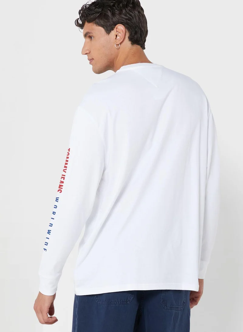 TOMMY JEANS Logo Crew Neck T-Shirt