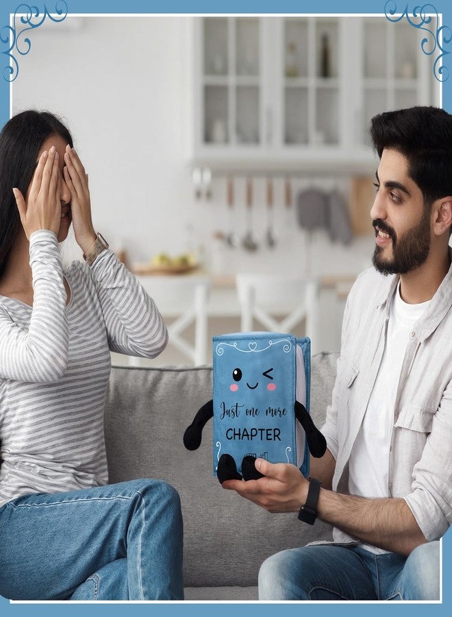 دمى فيرتينتونغ القطيفة على شكل كتب، هدايا لمحبي الكتب، دمى محشوة للنساء، محبات الكتب، قارئات نهمات، معلمات، أمينات مكتبات، ديكور أدبي للمكتبة، المكتب، غرفة النوم، رف الكتب (أزرق، فصل) - Image 5