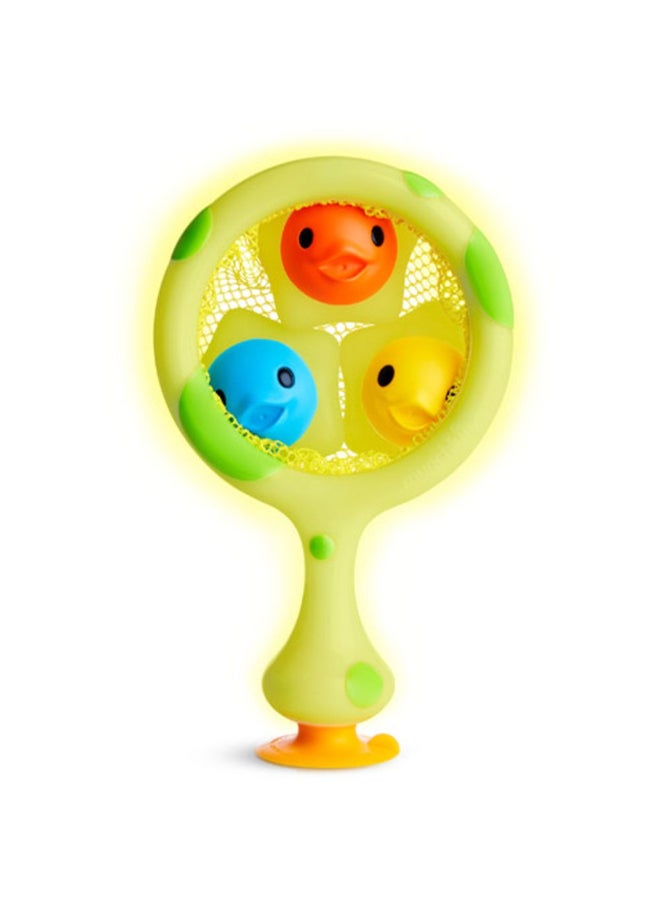 مونشكين Munchkin Catch a Glowing Star™ 12M+ Glow In The Dark Bath Toy with Floating Stars & Net Scoop Game - Image 3