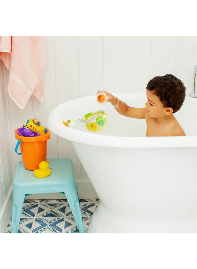 مونشكين Munchkin Catch a Glowing Star™ 12M+ Glow In The Dark Bath Toy with Floating Stars & Net Scoop Game - Image 5
