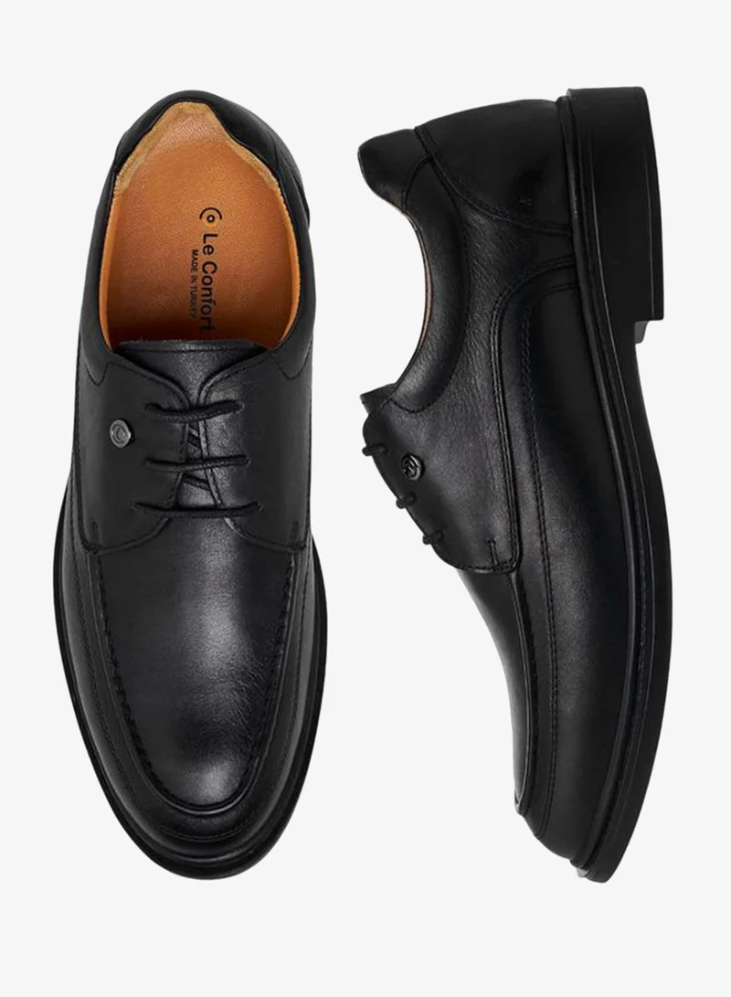 لو كونفورت أحذية رجالية برباط من الجلد