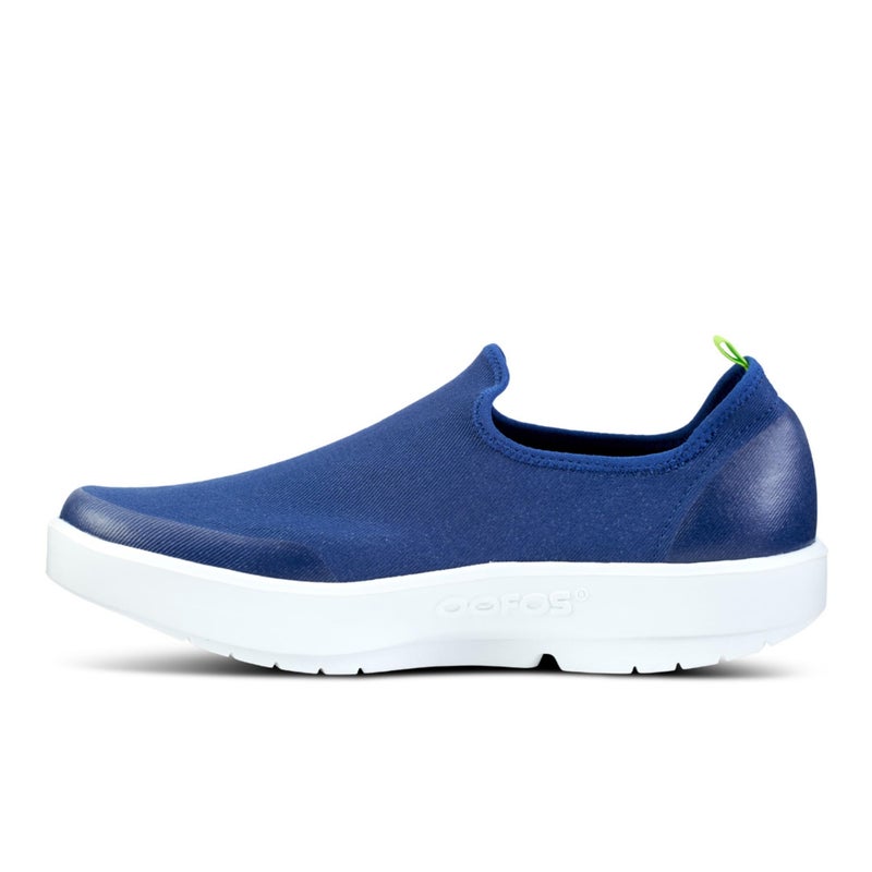 OOFOS OOmg eeZee Low Shoe, White & Navy - Womenâ€™s Size 5 - Lightweight Recovery Footwear - Reduces Stress on Feet, Joints & Back - Machine Washable - Image 4