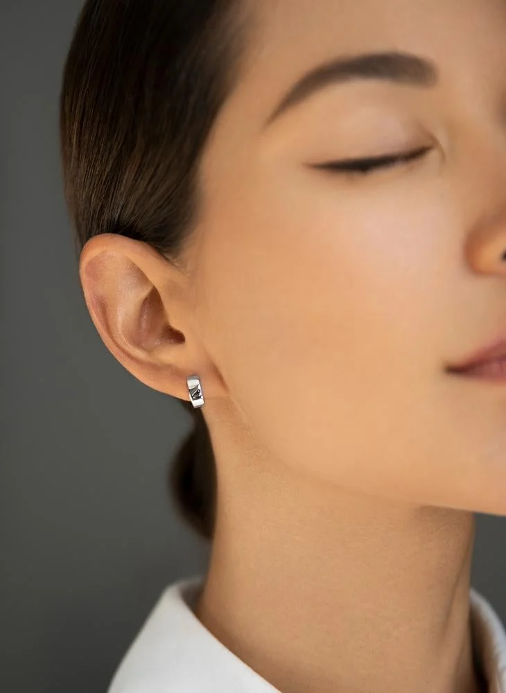 مومنت أقراط مومنت