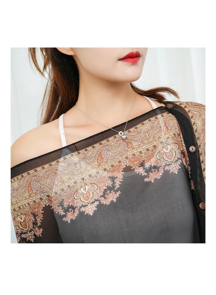 زيمي شال مطبوع عليه نقشة البايسلي باللونين الأسود والبني، مصنوع من قماش شيفون خفيف وجيد التهوية، بتصميم رقبة على شكل حرف V وحاشية غير منتظمة، يجمع بين الحماية من الشمس والأناقة، مساعد جيد للارتداء، 155*100 سم - Image 4