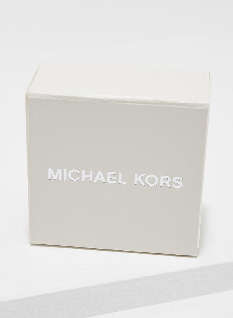 مايكل كورس عقد مزين باحجار وشعار الماركة - Image 4