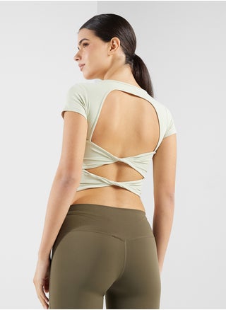 Soft Bra Top With Cut Out Back - pzsku/ZE2B3AF6BEEF34A505854Z/45/_/1742360689/885cdc6a-38a3-44fd-bc50-3c3cab3d4a0a