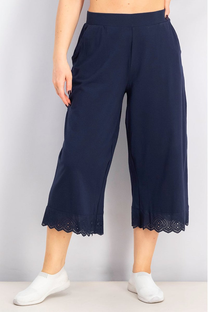 Tchibo سروال كابري مزخرف للنساء بقصة عادية، كحلي - Image 1