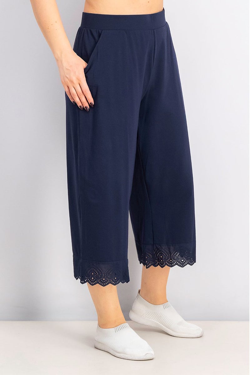 Tchibo سروال كابري مزخرف للنساء بقصة عادية، كحلي - Image 3