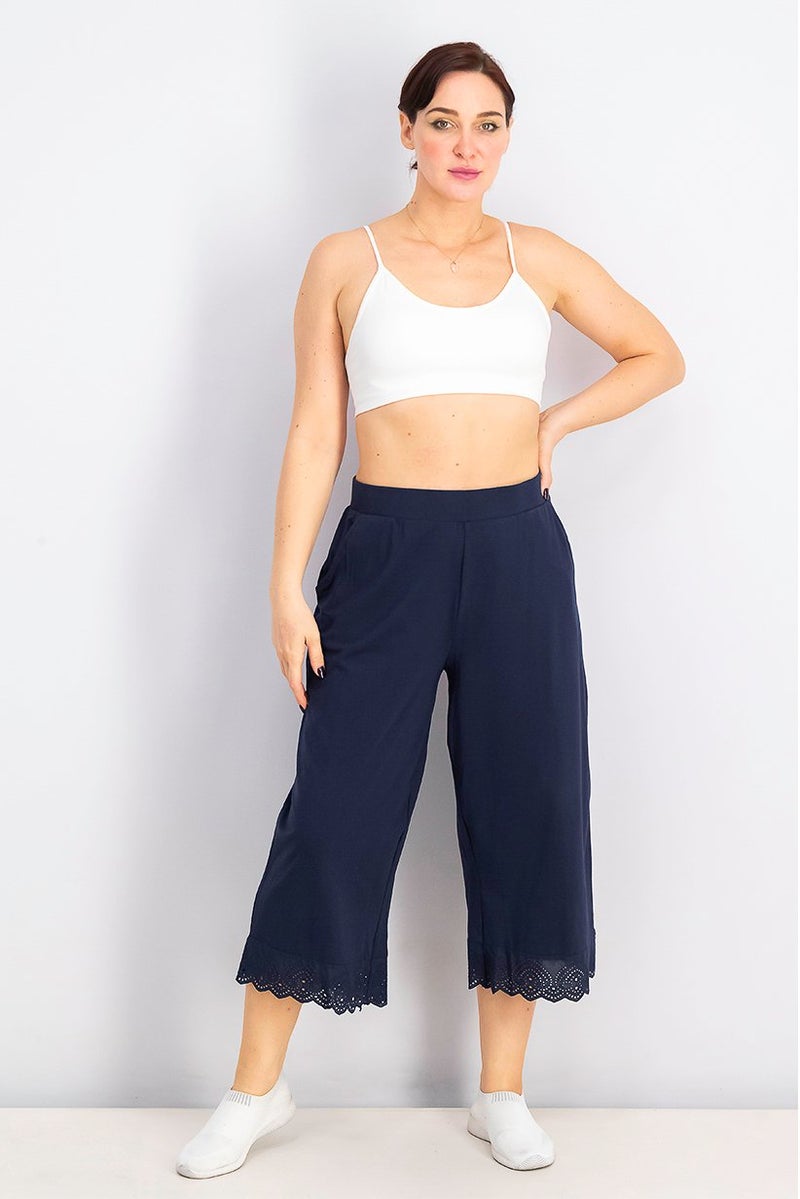 Tchibo سروال كابري مزخرف للنساء بقصة عادية، كحلي - Image 2