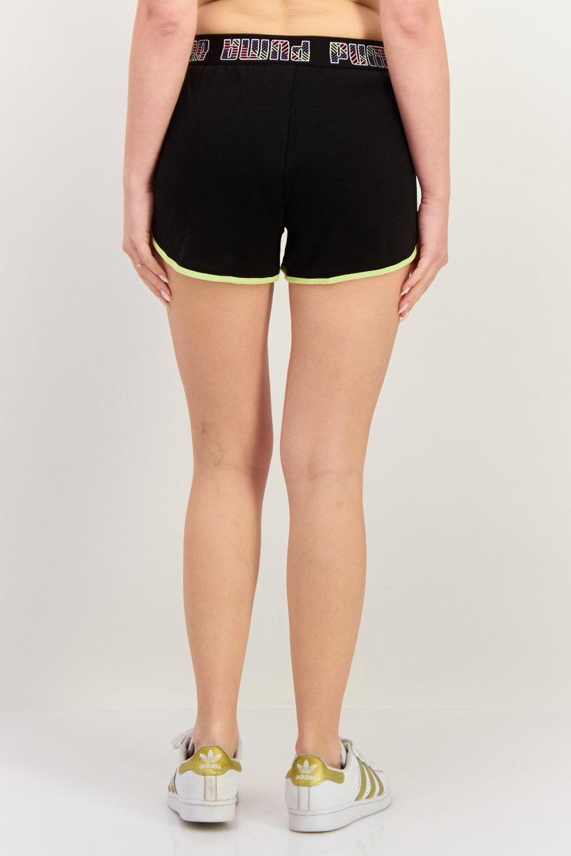 PUMA شورتات رياضية نسائية بشعار العلامة التجارية، خارجية، سوداء - Image 4