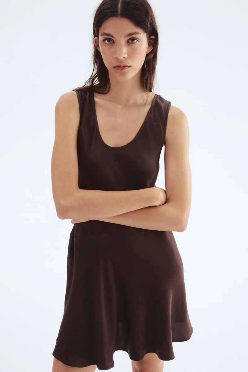 اتش اند ام فستان ساتان بحافة واسعة