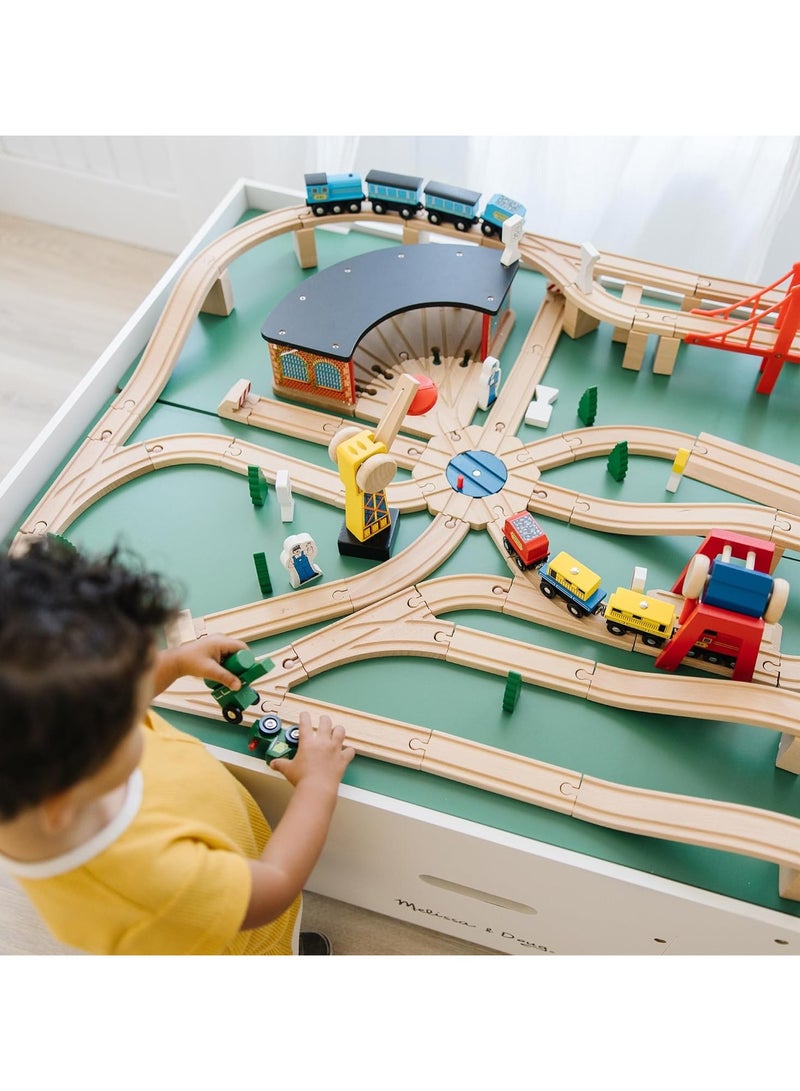 Melissa & Doug مجموعة السكك الحديدية الخشبية من ميليسا ودوج - مجموعة قطارات مكونة من 100 قطعة مع مسارات خشبية وقطارات وإكسسوارات - متوافقة مع أنظمة السكك الحديدية الخشبية الشهيرة - للأعمار من 3 سنوات فما فوق | MD701 - Image 5