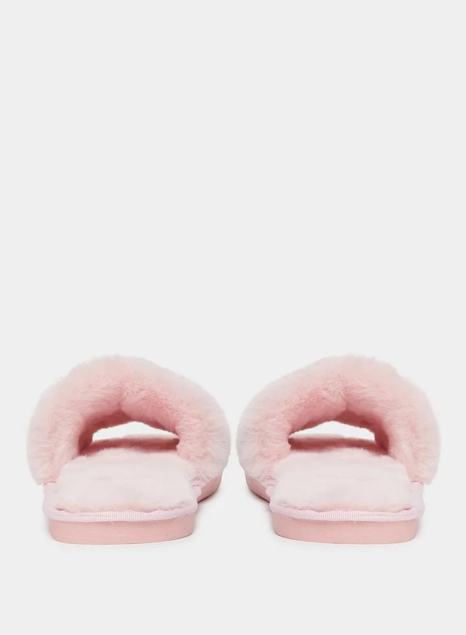 تايك تو شبشب سادة مزين بقلب