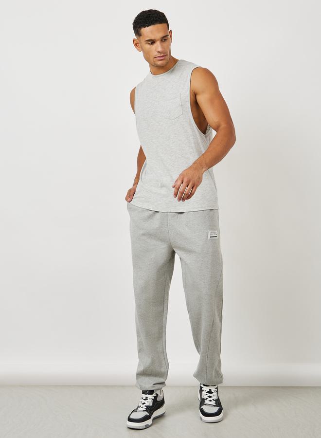 ستايلي بنطلون جوجر فليس بخصر برباط وتفاصيل مطرزة - Image 1