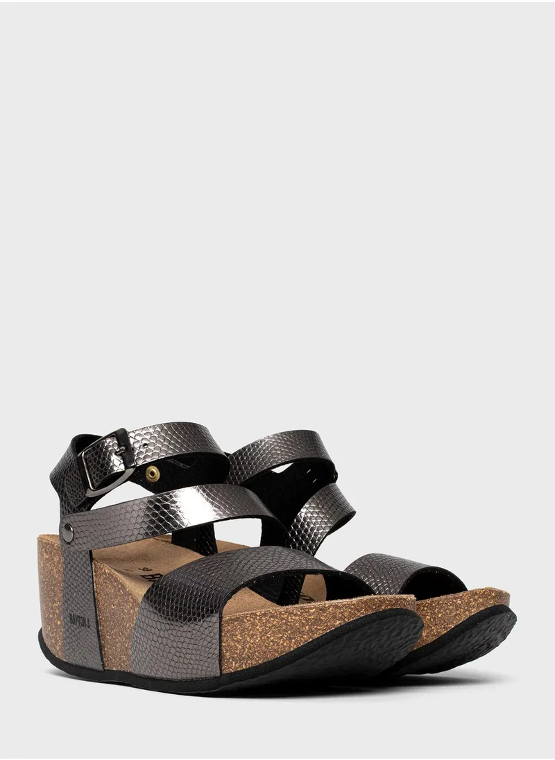 BAYTON Melilla Strappy Mid Heel Wedges