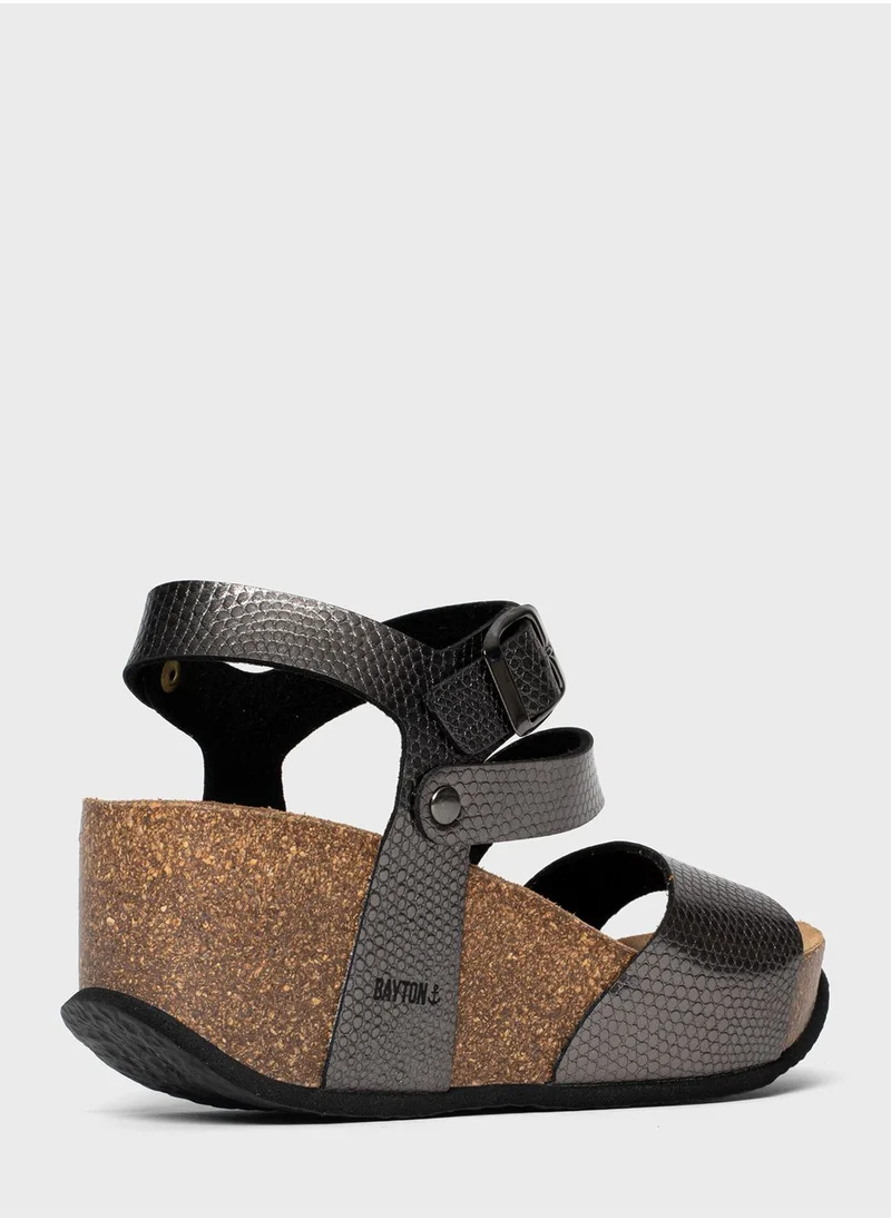 BAYTON Melilla Strappy Mid Heel Wedges