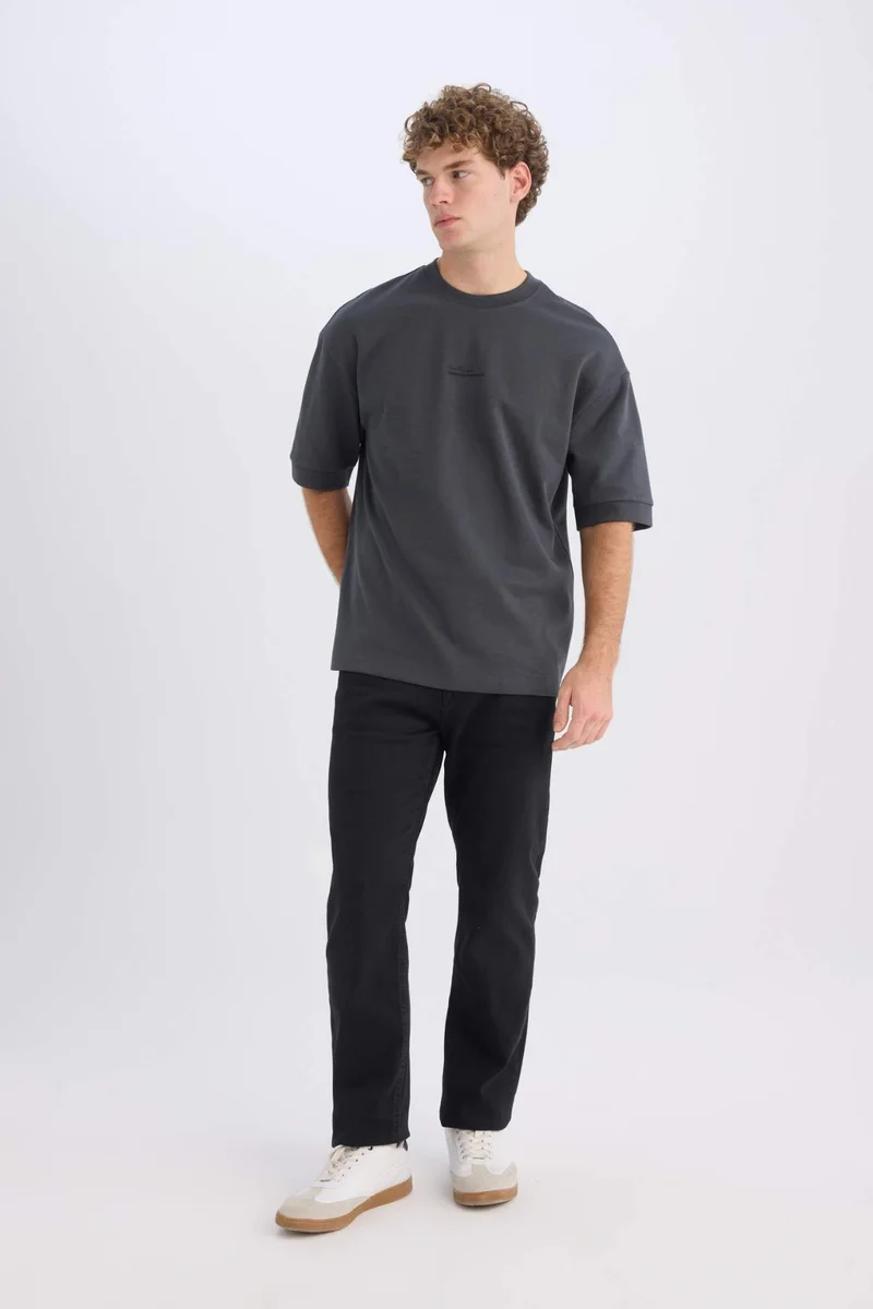 ديفاكتو Loose Fit Crew Neck Printed Short Sleeve T-Shirt