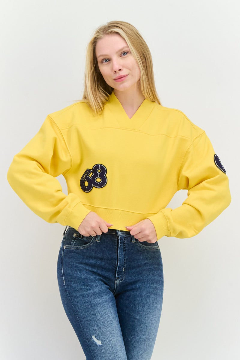 ESPRIT سويت شيرت قصير مزين بشعار للنساء، أصفر - Image 1