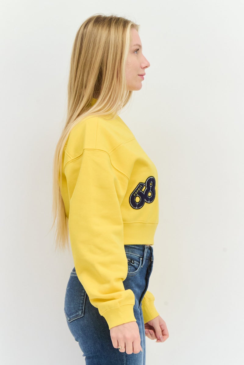 ESPRIT سويت شيرت قصير مزين بشعار للنساء، أصفر - Image 2