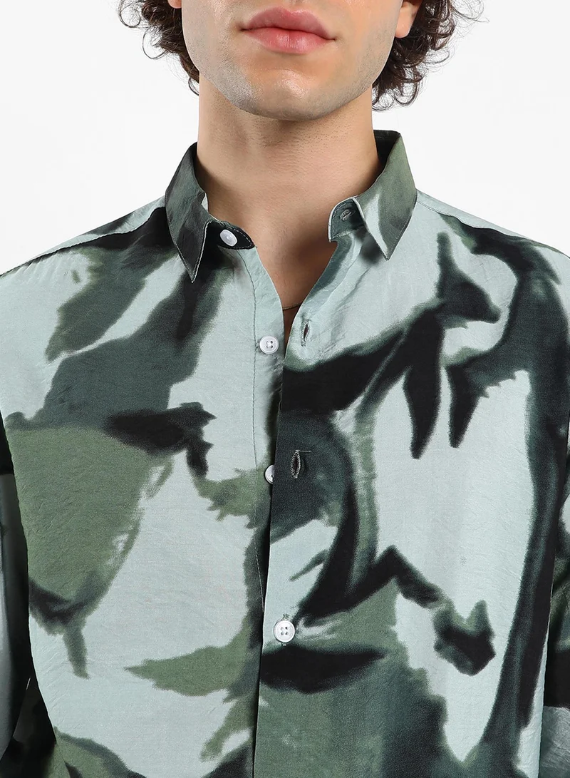 Campus Sutra Men's Emerald Green & Icy Blue Dark-Base Abstract Shirt