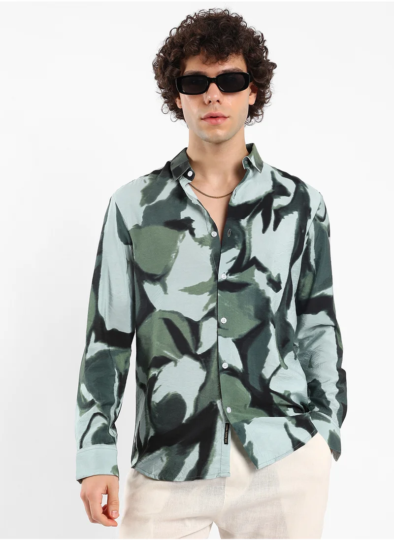 كامبوس سوترا Men's Emerald Green & Icy Blue Dark-Base Abstract Shirt