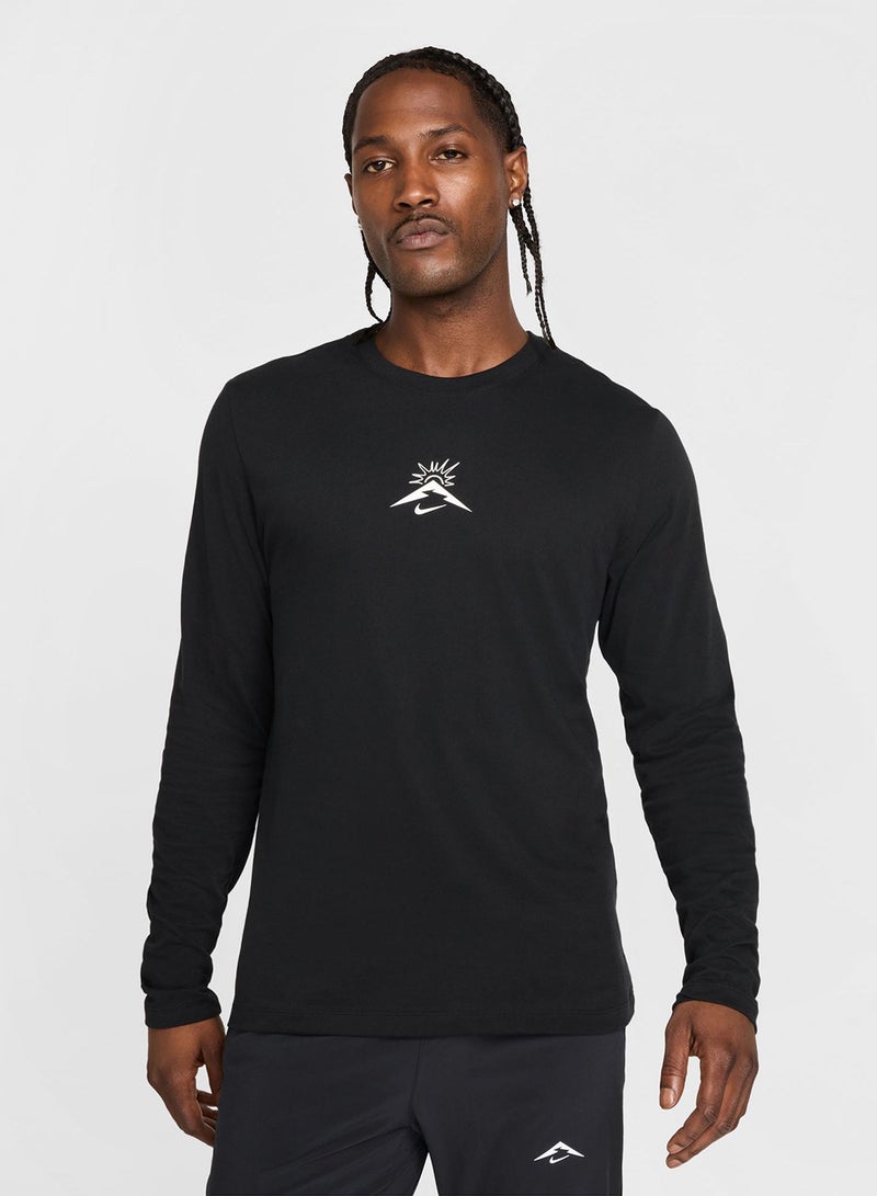 Nike Dri-Fit Trail Seasonal T-Shirt - Image 1
