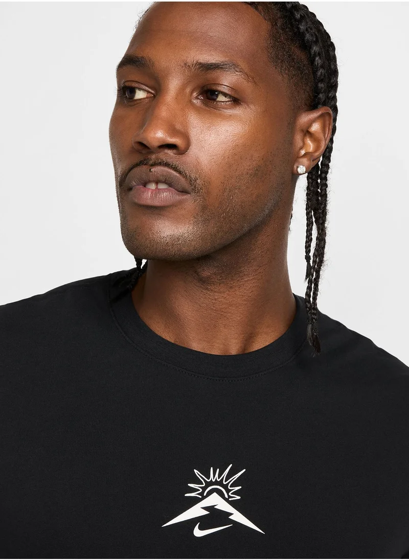 Nike Dri-Fit Trail Seasonal T-Shirt