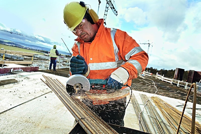 BOSCH Gws 11 125 P, Angle Grinder, Control Over The Tool Thanks To The Possibility Of Operating The Switch In Many Different Positions, High Power And Endurance Motors, Rated Input Power 1100 W - Image 2