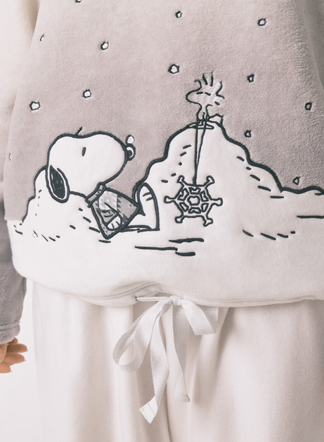 women'secret Snoopy soft fleece long pajamas - Image 3