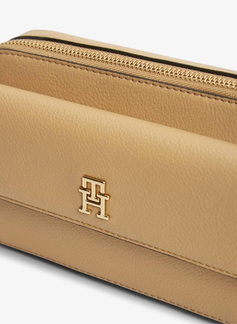TOMMY HILFIGER Hilfiger Icon Crossbody Camera Bag - Image 3