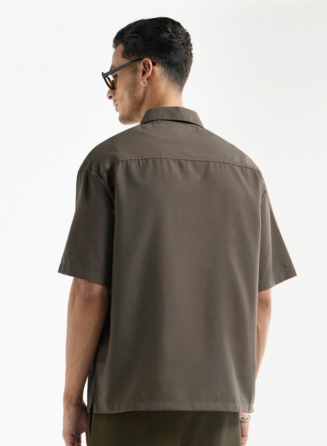 سبلاش فيڤ قميص سادة بقصّة عادية وأكمام قصيرة وياقة عادية - Image 3