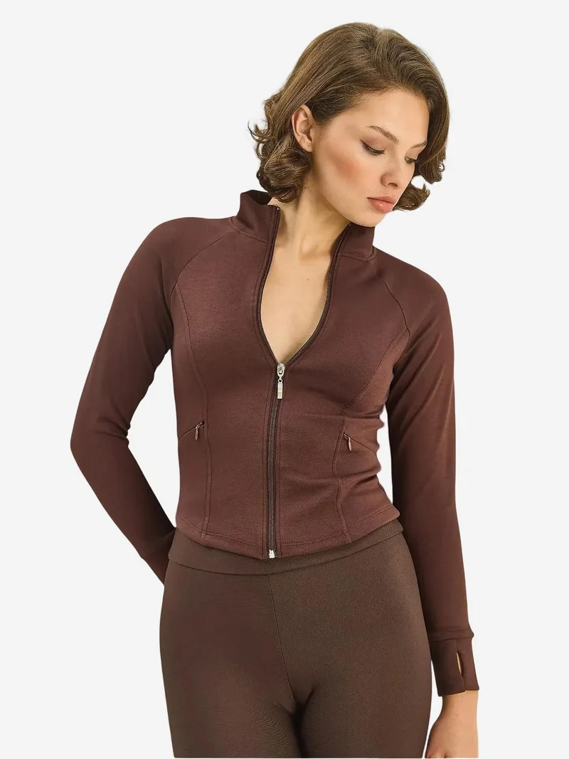 بيانكو لوتشي لوتشي توب رياضي محبوك بقصة ضيقة وسحاب