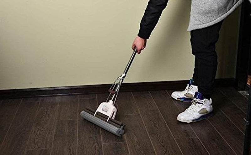 Veloxi EXIM ممسحة فلوكسي إكزيم الأسفنجية مع أسطوانة ممسحة أسفنجية ذاتية العصر مقبض من الفولاذ المقاوم للصدأ مع رؤوس ممسحة ماصة من PVA للاستخدام المنزلي والتجاري لتنظيف الأرضيات البلاط والحمام والمرآب - Image 3