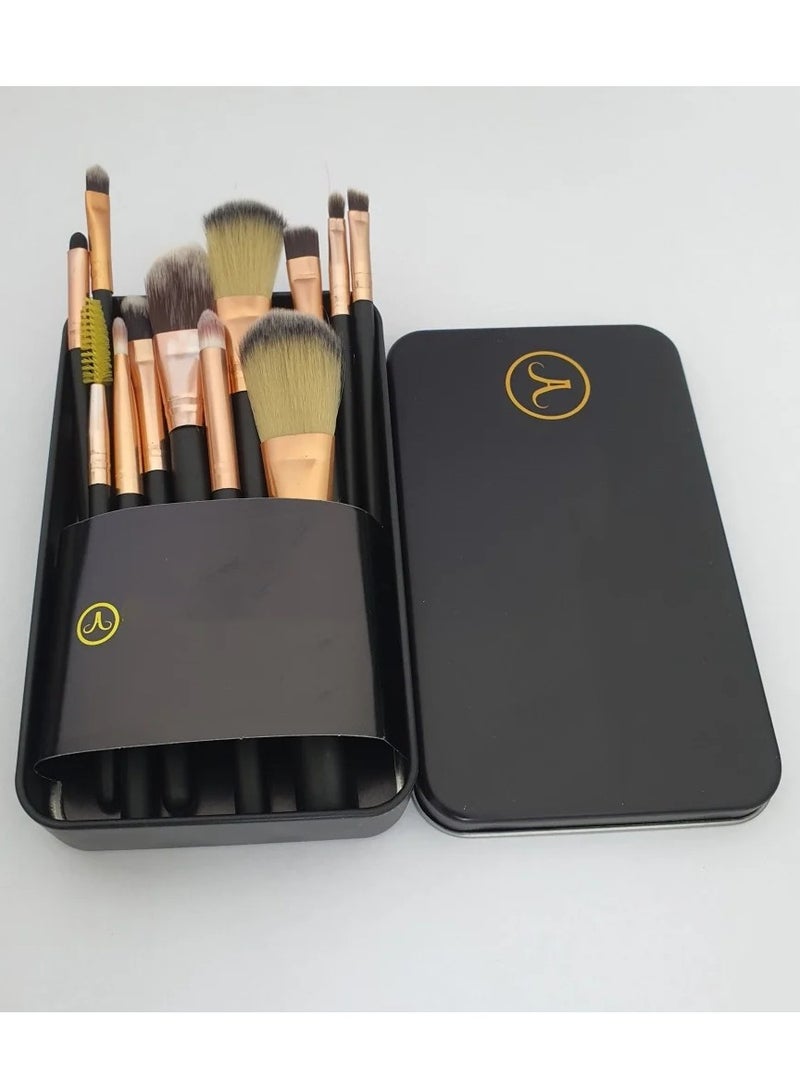 طقم فرش مكياج من 12 قطعة مع صندوق تخزين أسود