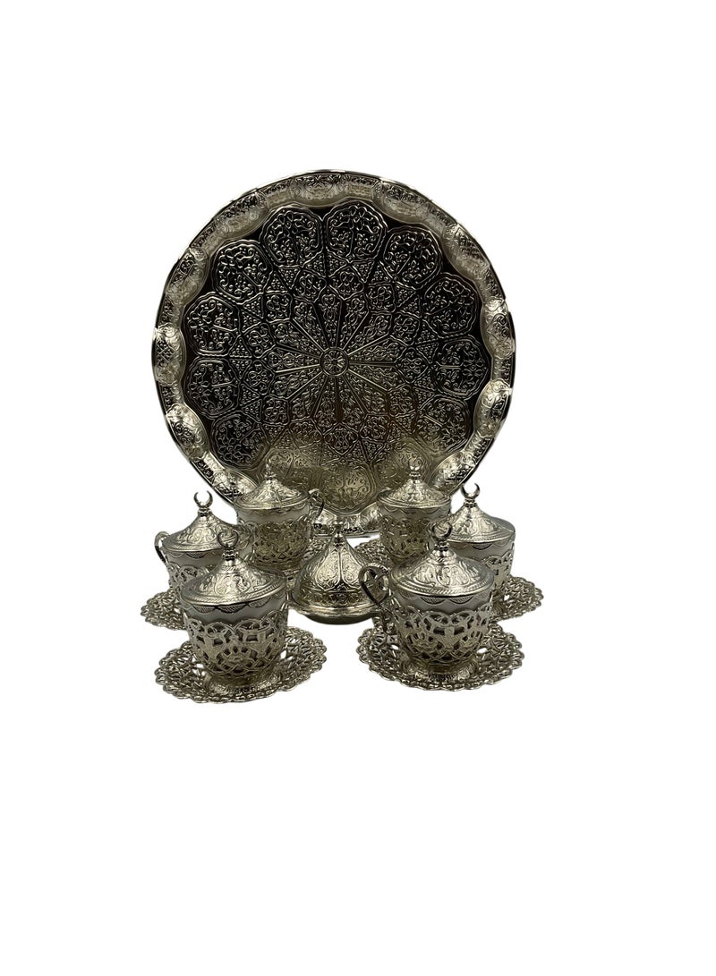 أكار طقم قهوة تركية فاخر لـ 6 أشخاص بالتراث العثماني الأنيق مع صحون، حوامل، أغطية فناجين، صينية وطبق مغطى للحلويات – باللون الفضي الساحر – صناعة تركية - Image 2