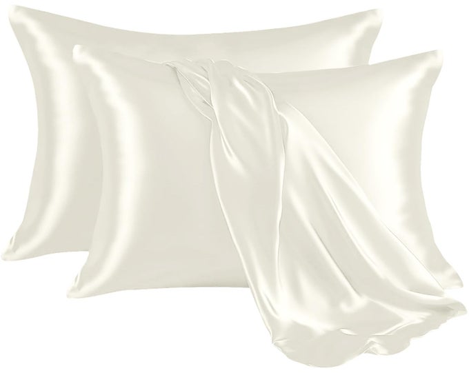 SATIN IVORY COOLING PILLOW CASES 2 PACK SOFT AS SILK PILLOWCASE FOR HAIR AND SKIN WITH ENVELOPE CLOSURE STANDARD SIZE 50X75 CM ANTI ALLERGY PILLOW COVERS GIFTS FOR WOMEN