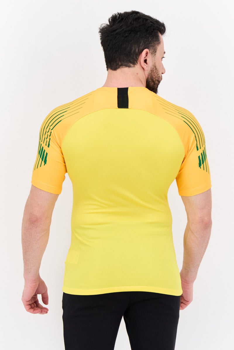 Nike ملابس رياضية للرجال بأكمام قصيرة مناسبة، خارجية، صفراء - Image 3