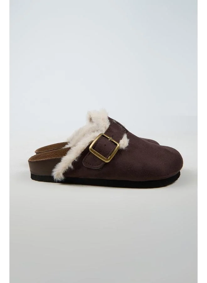 no miento Cancun Furry Women's Vegan Leather Buckle Brown Sabo Slippers.