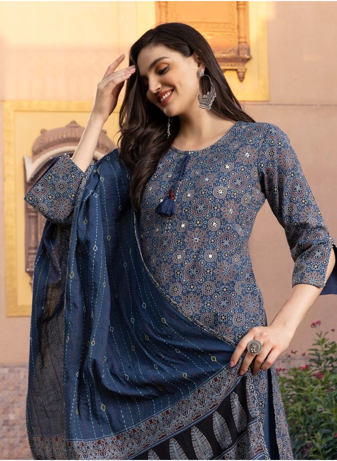 ISHIN Straight Fit Printed Pattern Round Neck Three-Quarter Sleeves Indigo Colour Knitted Cotton Kurta Set for Women with Semi Elastic Closure - A Statement Piece for Every Look  - Image 2