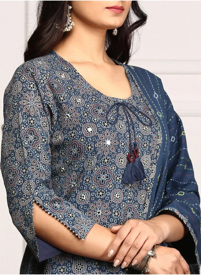 آي شين Straight Fit Printed Pattern Round Neck Three-Quarter Sleeves Indigo Colour Knitted Cotton Kurta Set for Women with Semi Elastic Closure - A Statement Piece for Every Look