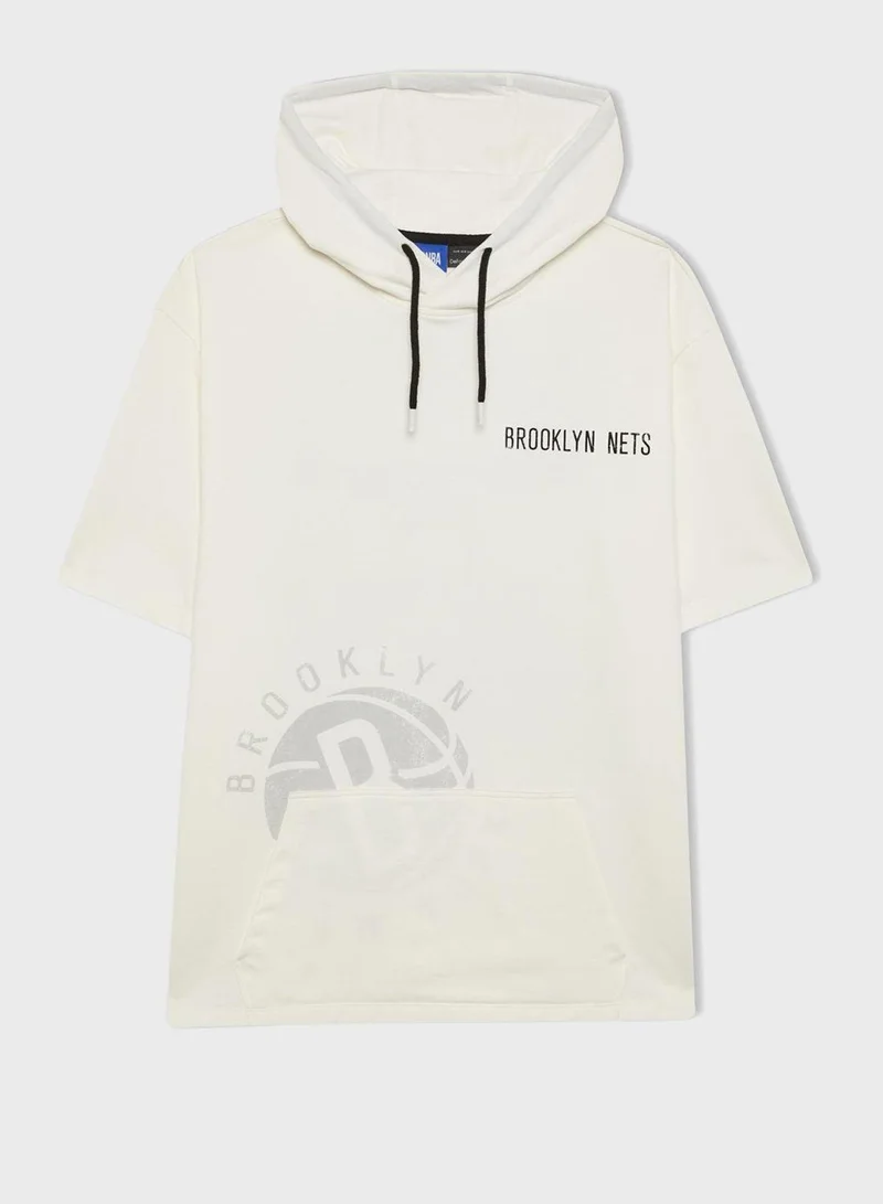 DeFacto Oversize Fit Brooklyn Nets Licensed Hooded T-Shirt