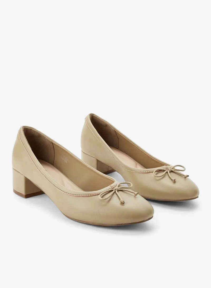 سيليست Women Bow Detail Block Heel Shoes
