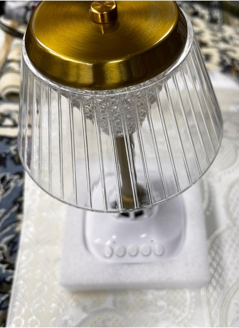 A lampshade with a speaker for the Holy Quran Recitation by the voice of 30 famous sheikhs and reciters With an interpretation of the Holy Quran, characterized by remote control via the remote