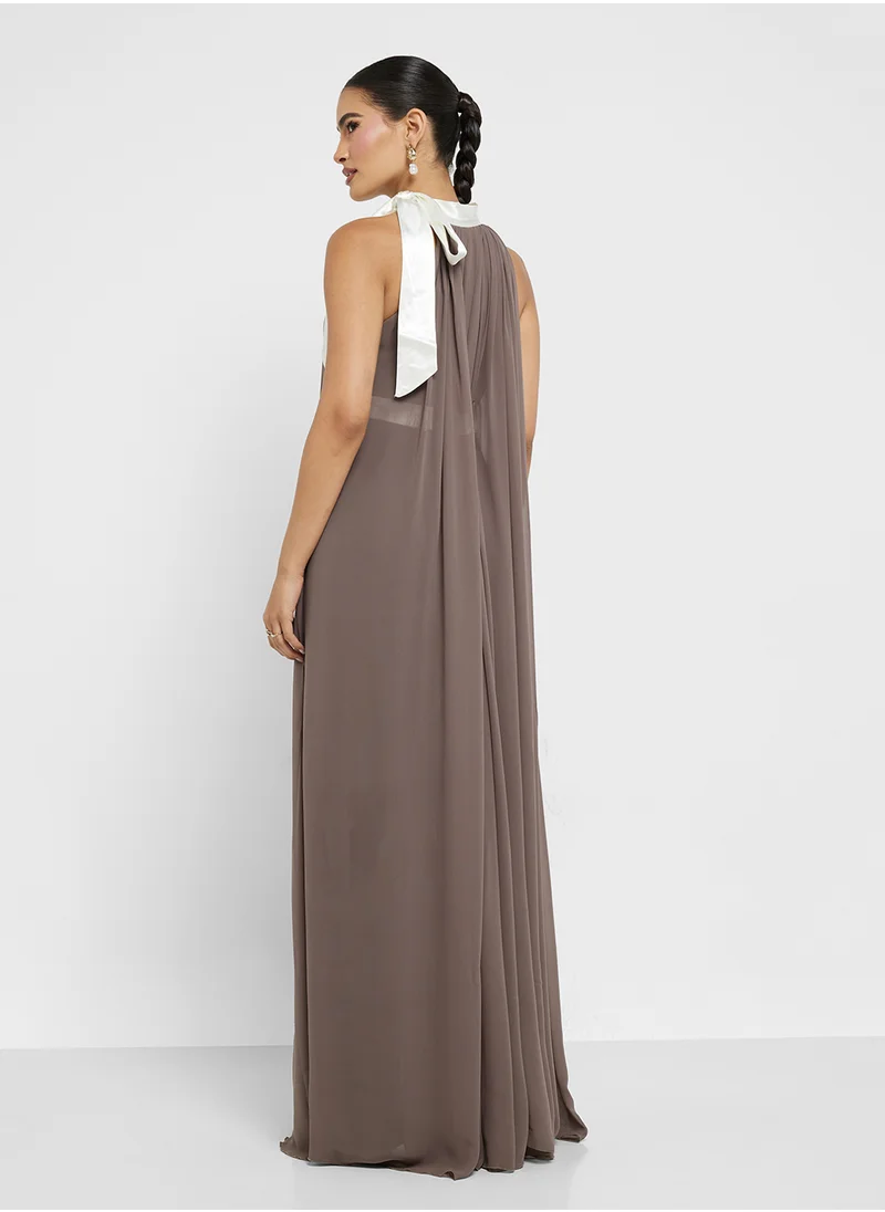 جولدن ابل TIE NECK BELTED MAXI DRESS